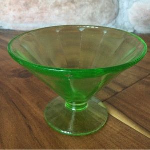 ✔️Depression Federal Glass Paneled Dessert Dish